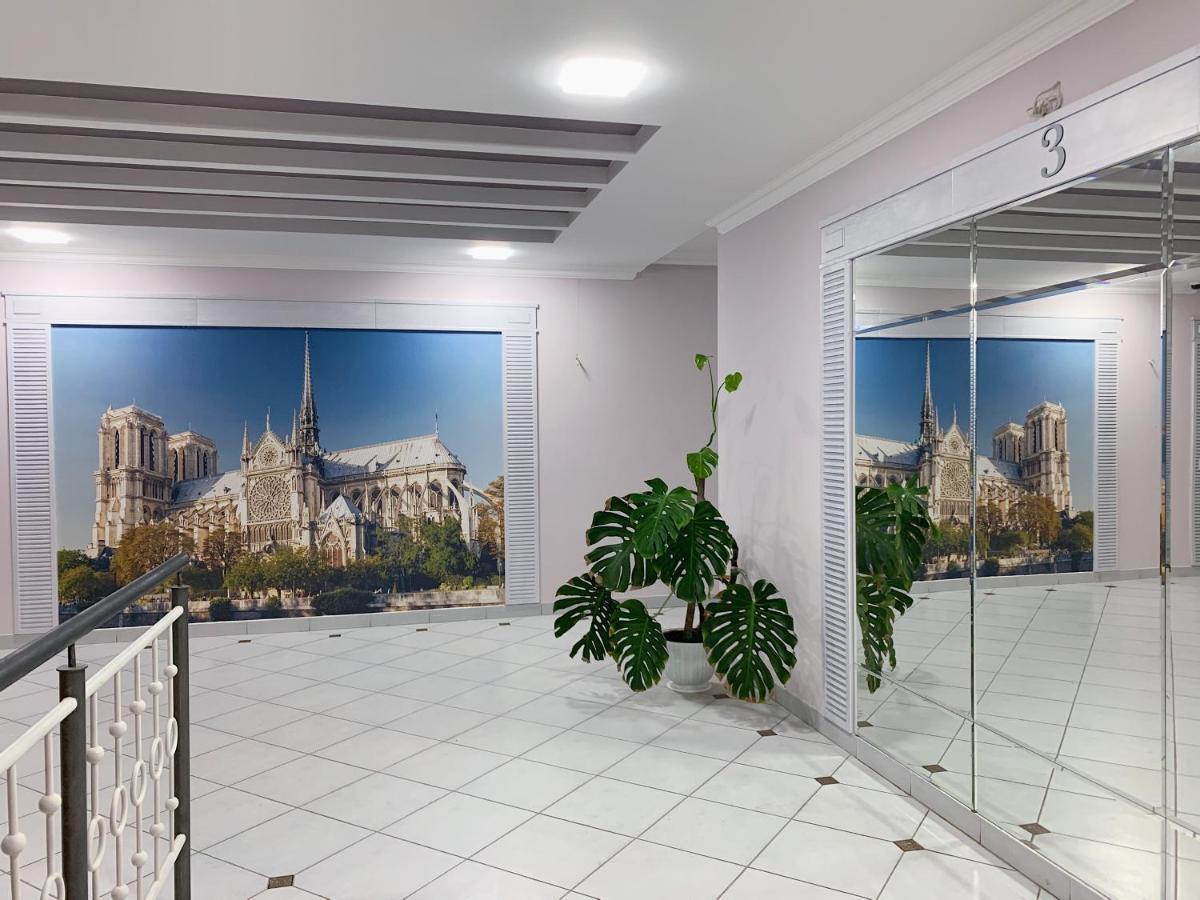 Апартаменти-Студія На Герцена Chernivtsi Bagian luar foto